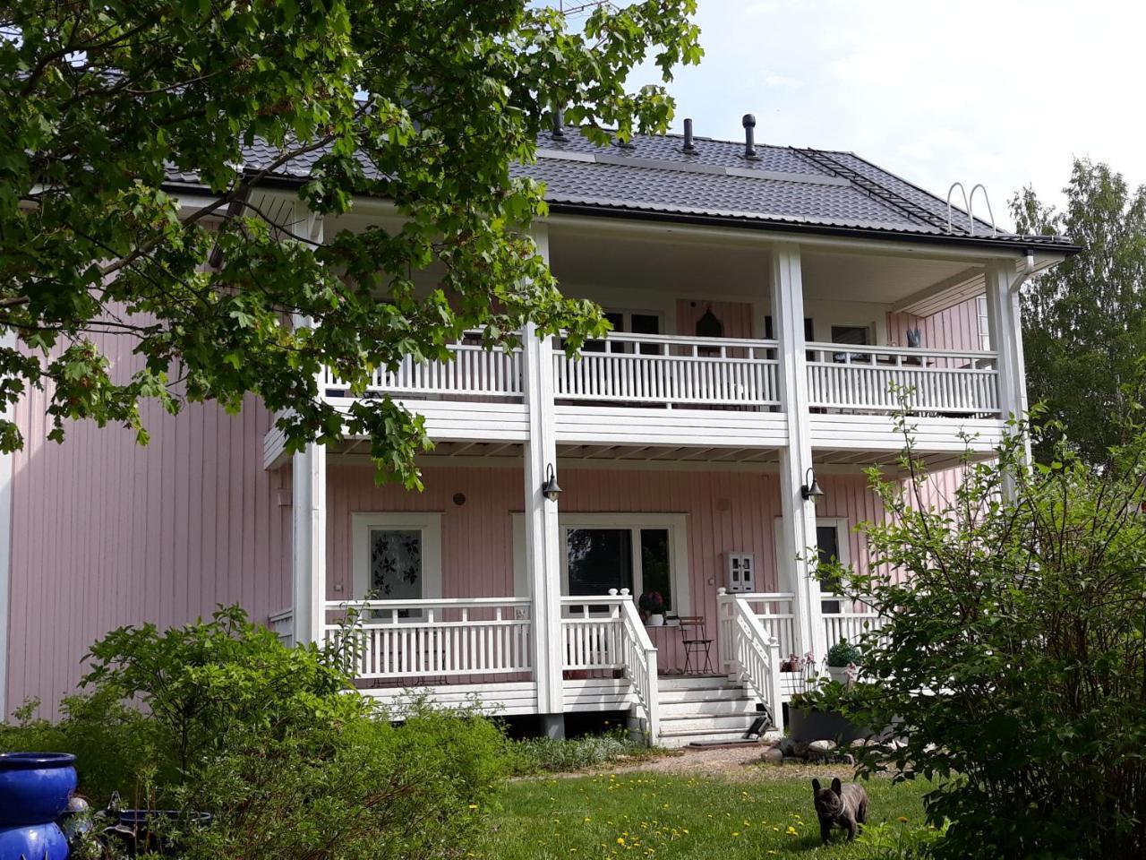 Wanha Neuvola Guesthouse 皮耶克赛迈基 外观 照片